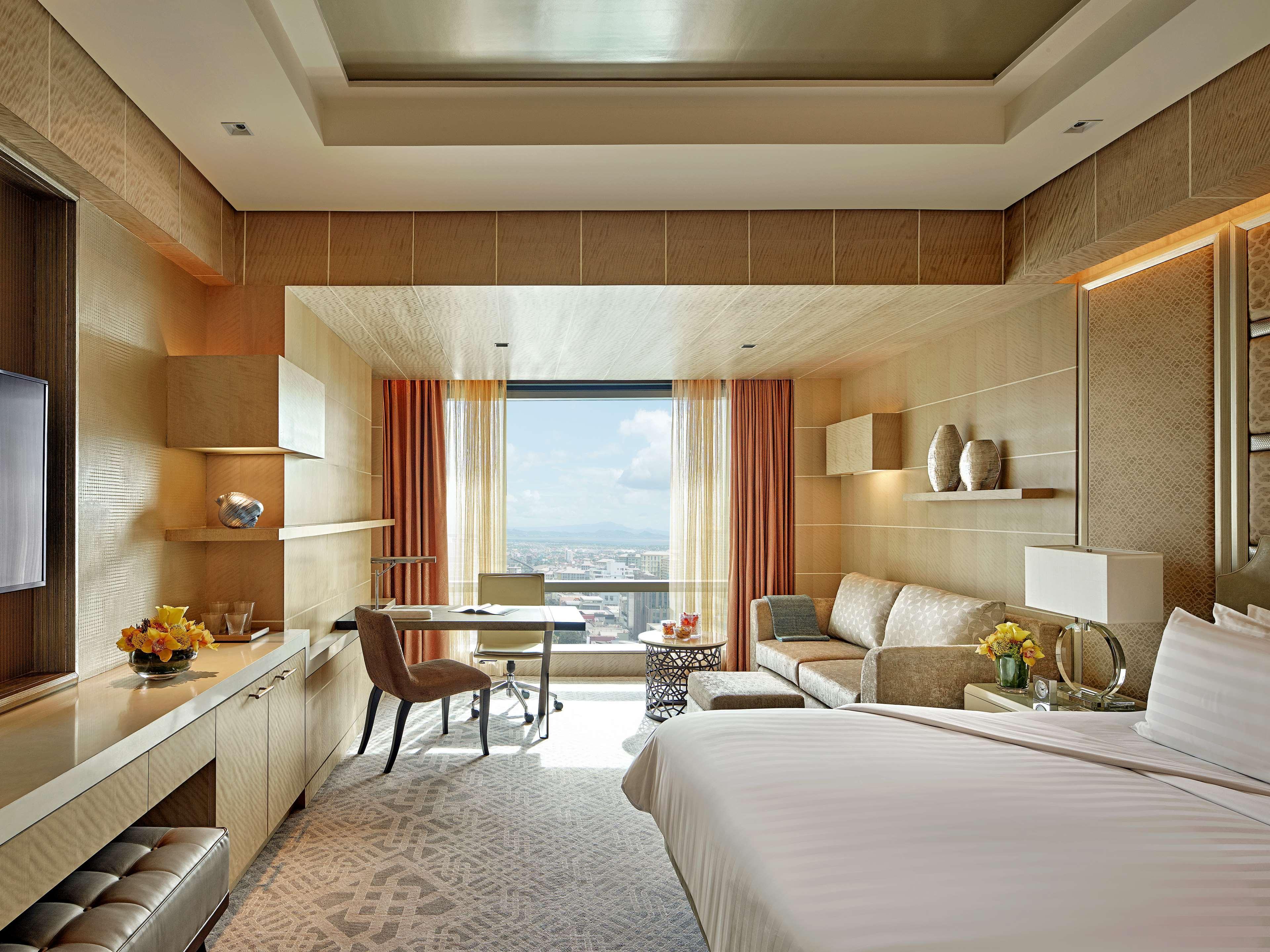 Shangri-La The Fort, Manila Taguig Exterior photo